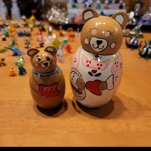 Hugging vintage bears 🐻